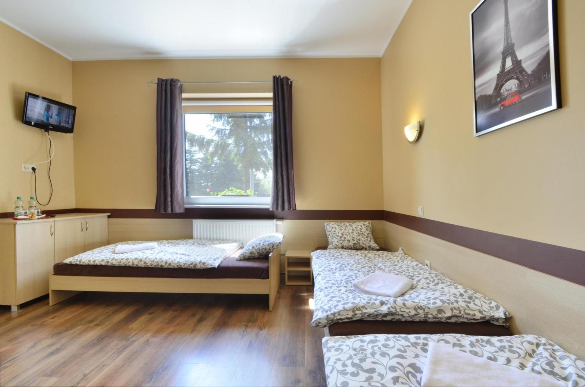 Pensjonat Paskal Bed & Breakfast Czerlejno Luaran gambar